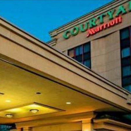 Hotel Courtyard By Marriott New York Laguardia Airport Exterior foto